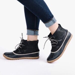 Sorel Out N About Leather Boots Lace Up Ankle Waterproof Black Size 6 US Women’s